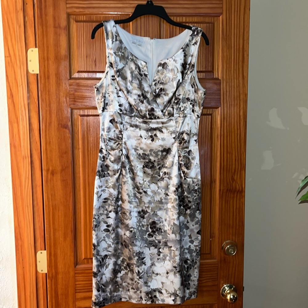 EUC Womens London Times Satin Dress